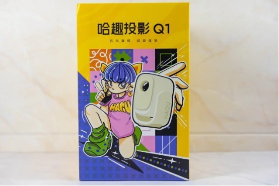 真1080P，投影效果出色，适合家用，哈趣Q1云台投影仪体验