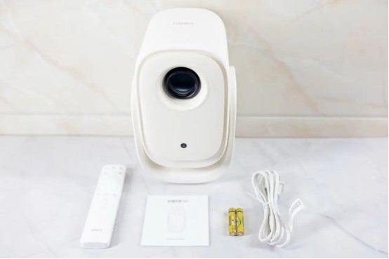 真1080P，投影效果出色，适合家用，哈趣Q1云台投影仪体验