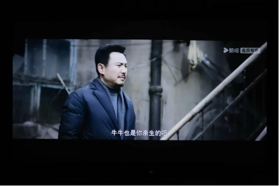 真1080P，投影效果出色，适合家用，哈趣Q1云台投影仪体验