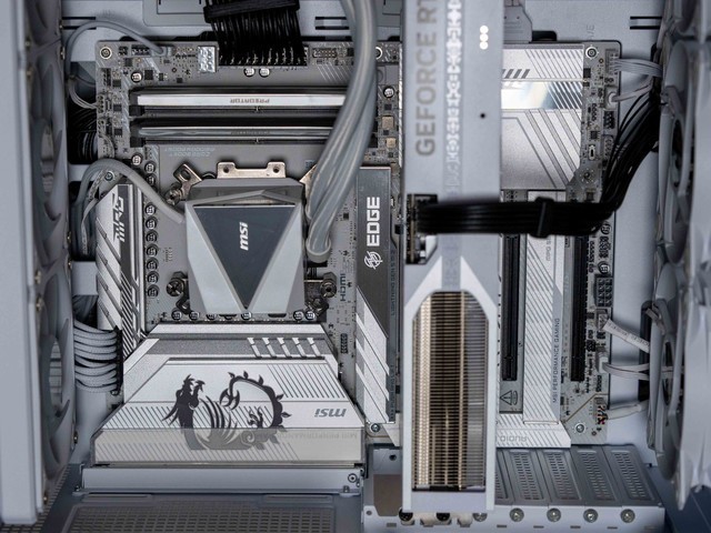 最期待的50系显卡，影驰RTX 5070 Ti 圣刃OC显卡首发测评