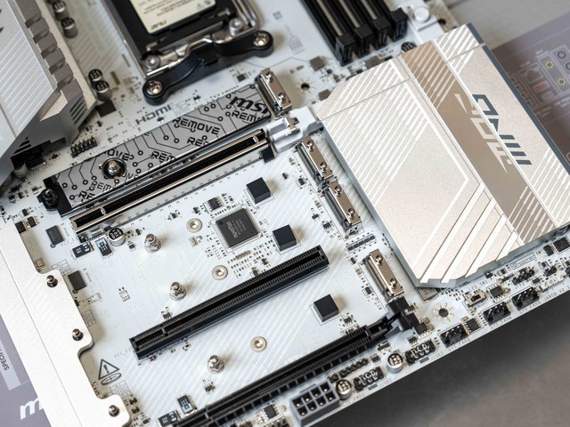 最期待的50系显卡，影驰RTX 5070 Ti 圣刃OC显卡首发测评