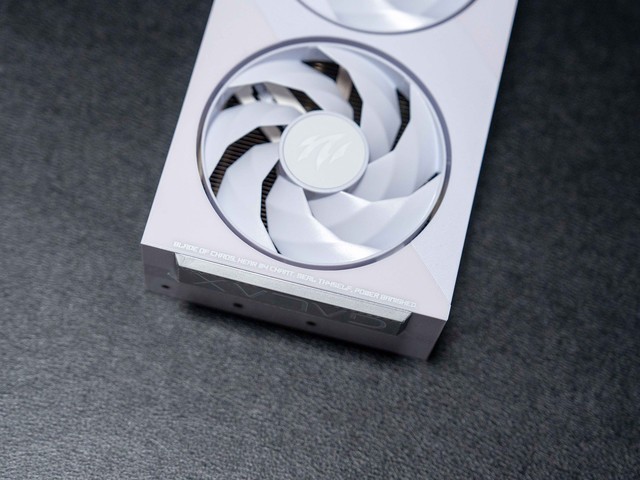 最期待的50系显卡，影驰RTX 5070 Ti 圣刃OC显卡首发测评