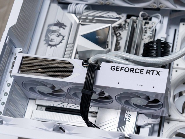 最期待的50系显卡，影驰RTX 5070 Ti 圣刃OC显卡首发测评