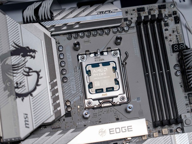 最期待的50系显卡，影驰RTX 5070 Ti 圣刃OC显卡首发测评