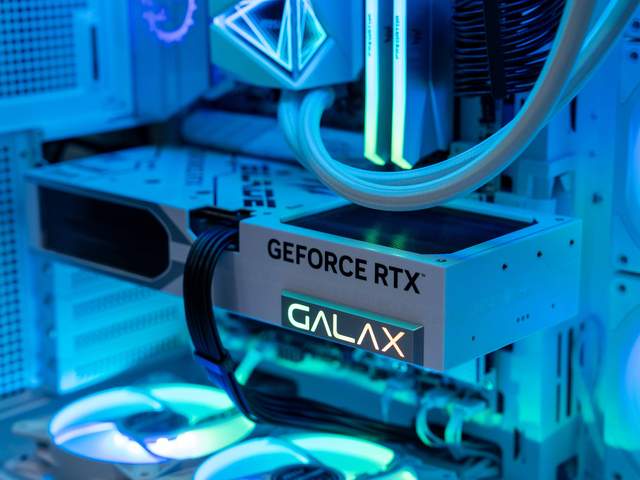 最期待的50系显卡，影驰RTX 5070 Ti 圣刃OC显卡首发测评