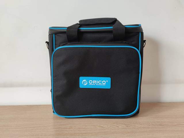 使用一个月下来，不得不承认，这款随车充就是比原配的香