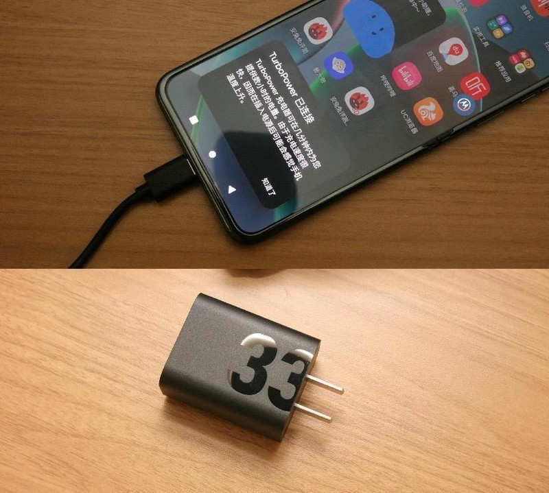 小巧便携颜值高，3999元即可到手的Moto Razr40上手体验