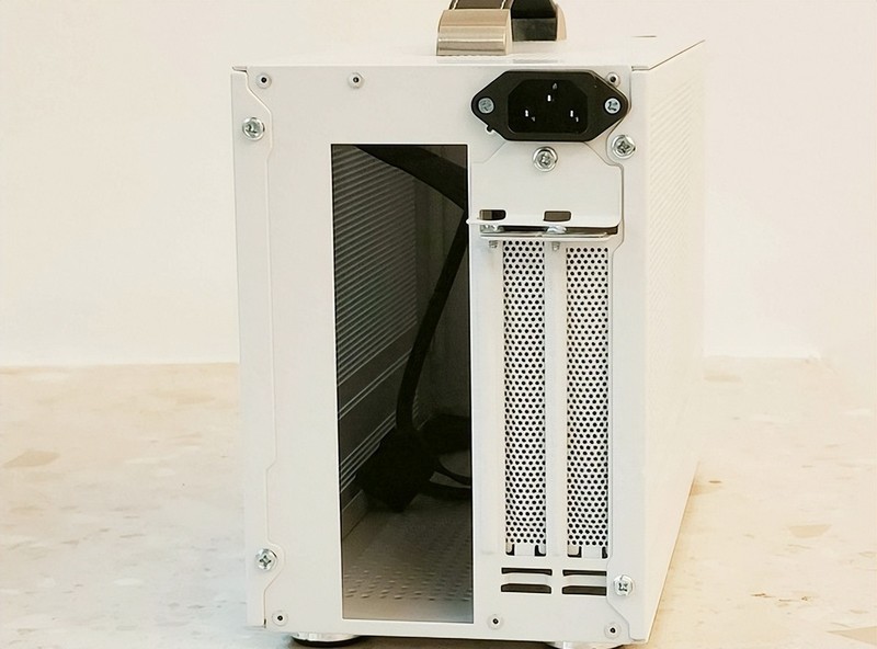 华南B660M-ITX主板搭配超频三蜂鸟和蓝戟DG1性能如何？|华南金牌