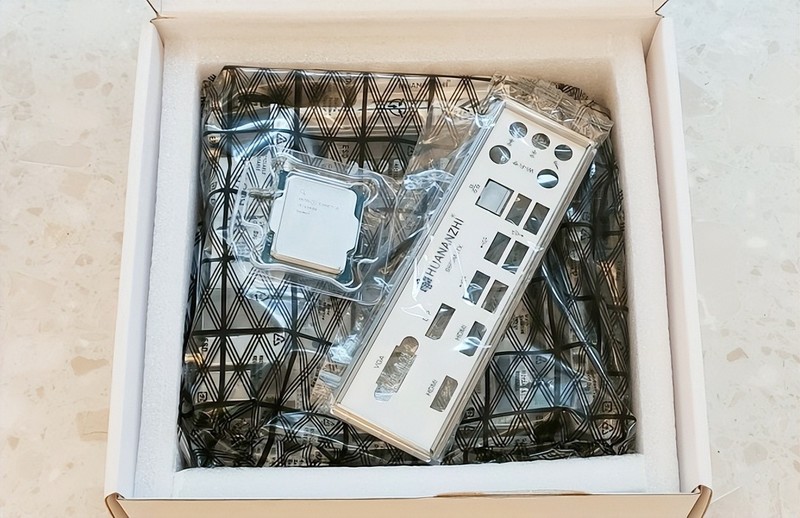 华南B660M-ITX主板搭配超频三蜂鸟和蓝戟DG1性能如何？|华南金牌