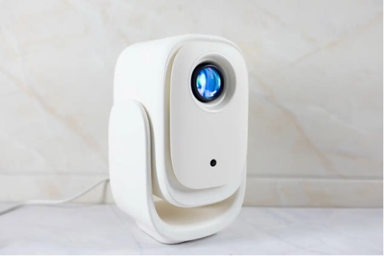 真1080P，投影效果出色，适合家用，哈趣Q1云台投影仪体验