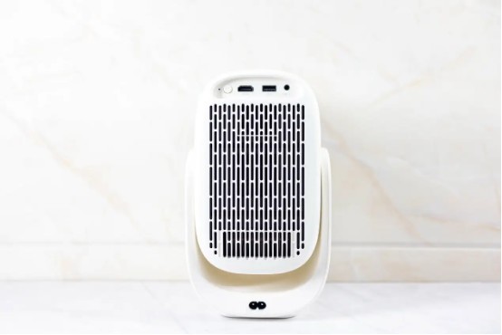 真1080P，投影效果出色，适合家用，哈趣Q1云台投影仪体验