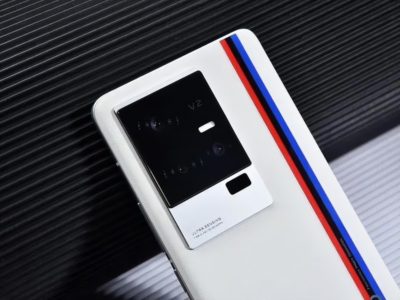 换手机时，你会考虑选择素皮后盖手机吗？