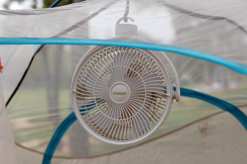 户外清凉无蚊虫，七彩叮当露营风扇，让夏日露营更有氛围感