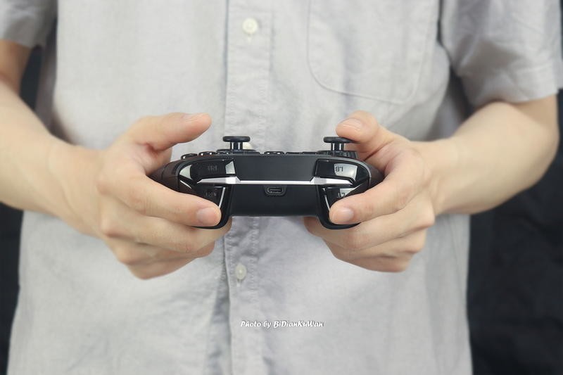 等不及原神3.0，怒换北通阿修罗3无线游戏手柄，躺玩大屏神操作