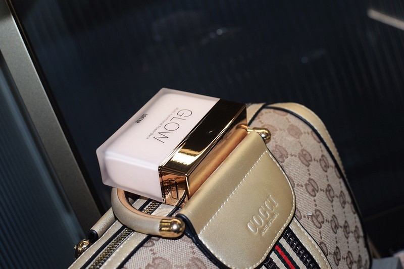 全球首个香水瓶移动电源，洛斐GLOW，完美兼顾审美和功能适用性