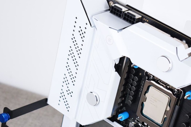 XPG龙耀LANCER吹雪联名内存DDR5 6000开箱试玩：高频低延迟+二次元