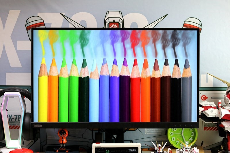 联想ThinkVision 27寸显示器，2K分辨率硬件防蓝光，内置2W音响