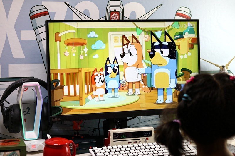 联想ThinkVision 27寸显示器，2K分辨率硬件防蓝光，内置2W音响