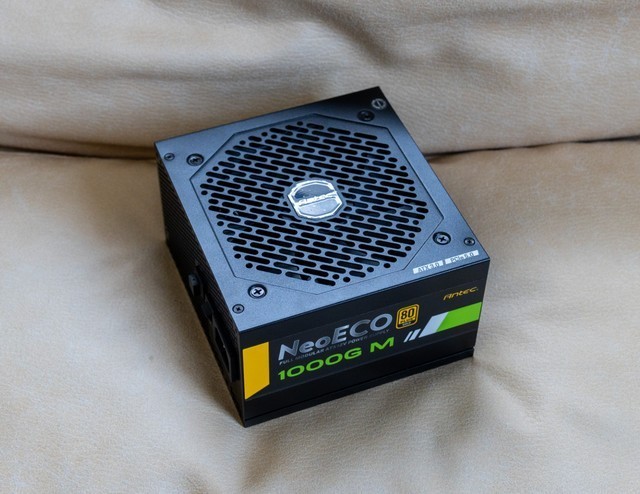 游戏党的双十二，13700K+RTX4080毕业黑色主机分享