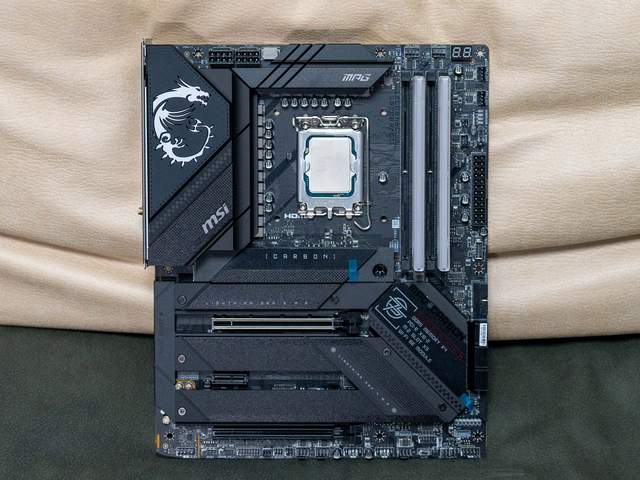 游戏党的双十二，13700K+RTX4080毕业黑色主机分享