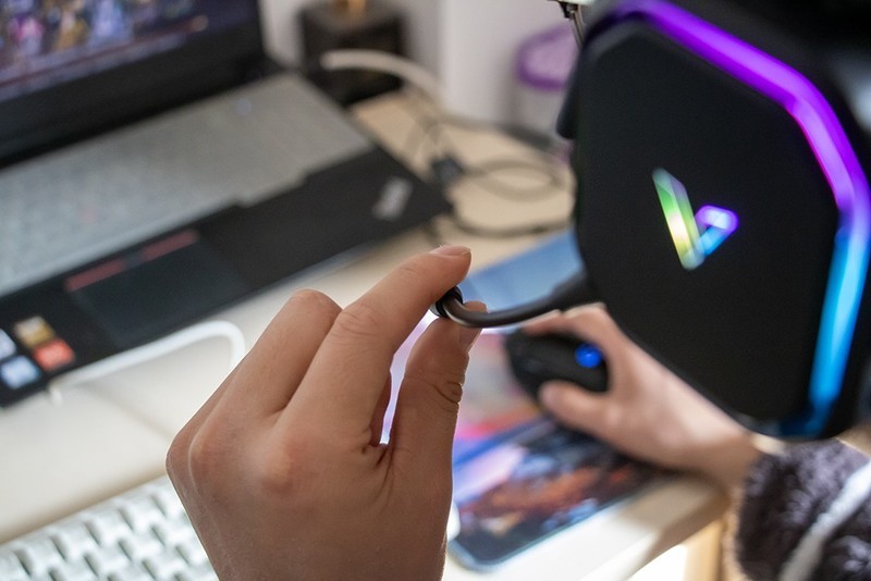 电竞好搭档：雷柏VH850多模游戏耳机，性价比之王！