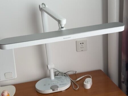 护眼灯哪个牌子质量好耐用又便宜？护眼台灯十大排名品牌值得关注