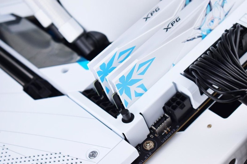 XPG龙耀LANCER吹雪联名内存DDR5 6000开箱试玩：高频低延迟+二次元