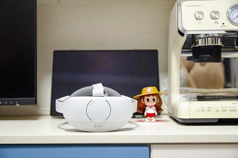 虚拟与现实的真实穿越，眼动&面部追踪的PICO 4 Pro让我爱不释手