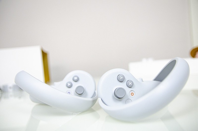 虚拟与现实的真实穿越，眼动&面部追踪的PICO 4 Pro让我爱不释手