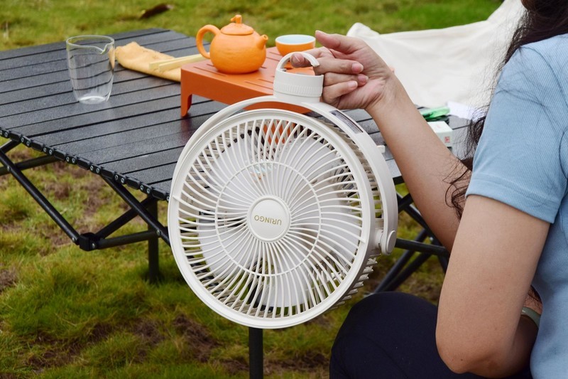 春夏季精致露营，幸福感装备怎么选？七彩叮当户外电扇上手体验