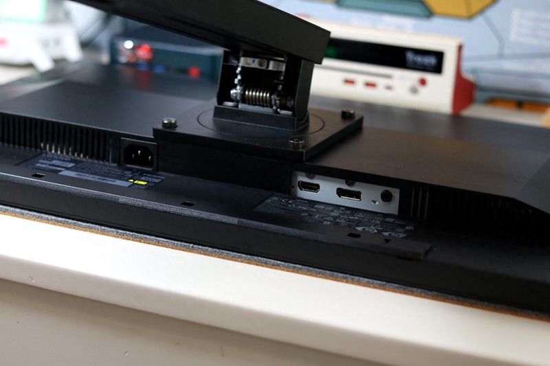 联想ThinkVision 27寸显示器，2K分辨率硬件防蓝光，内置2W音响