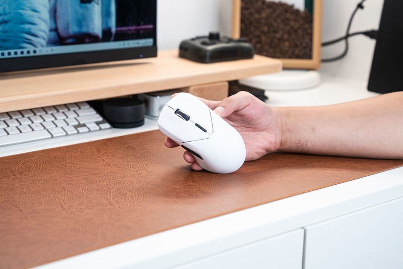 称心趁手的原相高定版3395+4KHz，雷柏VT9PRO轻量化双模无线游戏鼠标体验