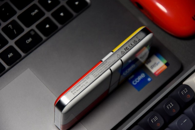 最高40Gbps速率，颜值性能兼具的ORICO蒙太奇固态移动硬盘