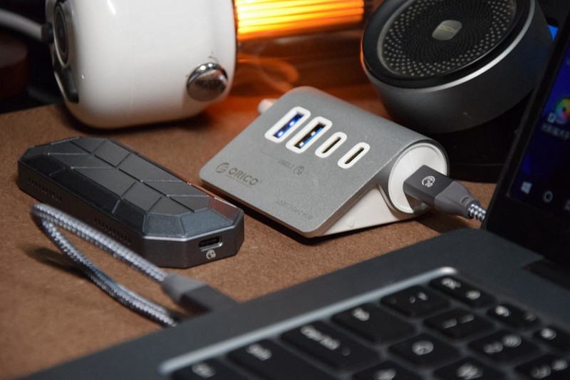 妹纸求助，办公电脑USB口不够用，给她加了个HUB提升生产力