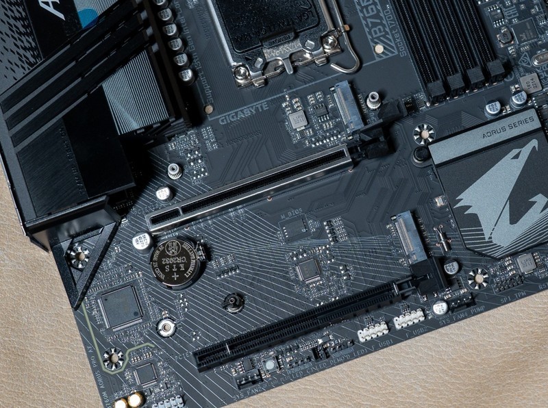 本站首晒，DDR5超频新选择，技嘉B760M AORUS PRO AX主板测评