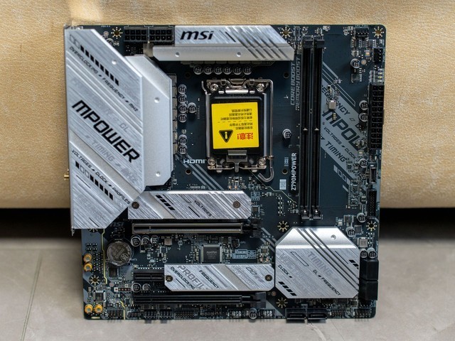 千元最强主板，微星Z790MPOWER测评，附宏碁掠夺者冰刃24GX2超频8266C38教程