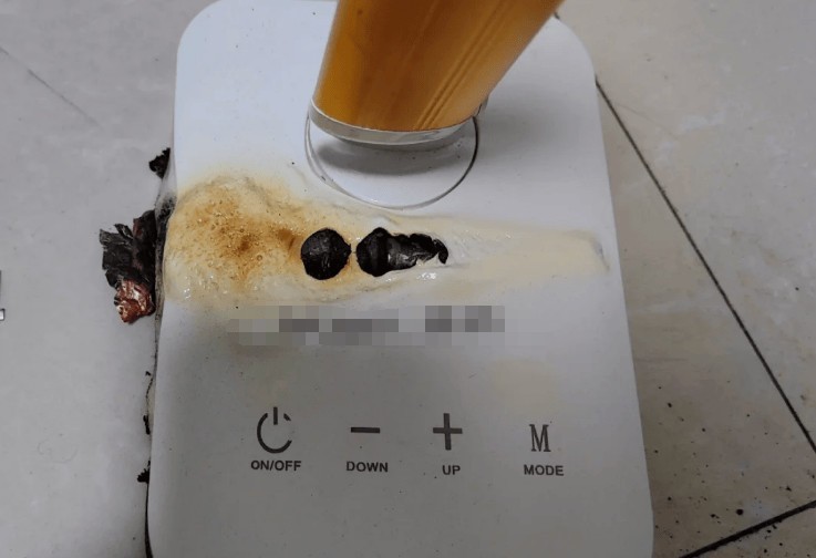 使用护眼台灯还要开室内灯吗？视力危机你根本没意识到！