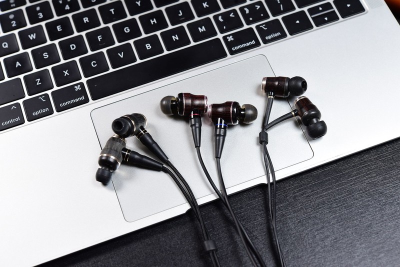 挂在耳朵上的便携解码耳放，HiFi耳机秒变TWS！iFi go pod上手