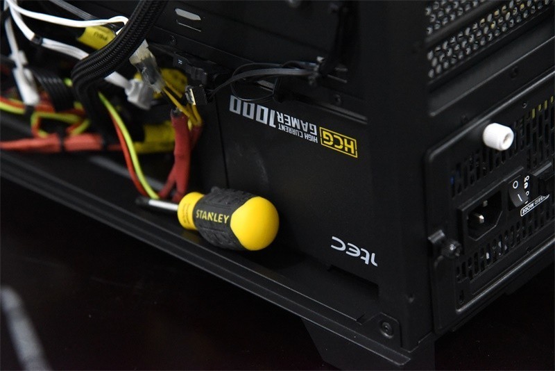 多模风扇组合享受清凉一夏---安钛克DP503雷电机箱升级装机分享