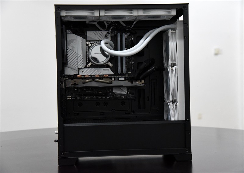 多模风扇组合享受清凉一夏---安钛克DP503雷电机箱升级装机分享