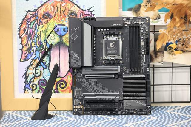 游戏性能飙升，全新座驾R5 7600X+技嘉小雕X670 AORUS ELITE AX评测体验