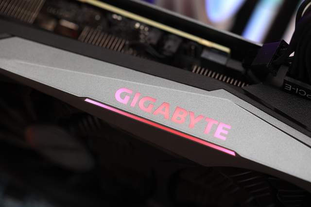 游戏性能飙升，全新座驾R5 7600X+技嘉小雕X670 AORUS ELITE AX评测体验