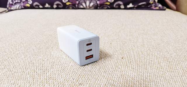 要颜值有颜值，要性能有性能的倍思65W氮化镓多口充电器