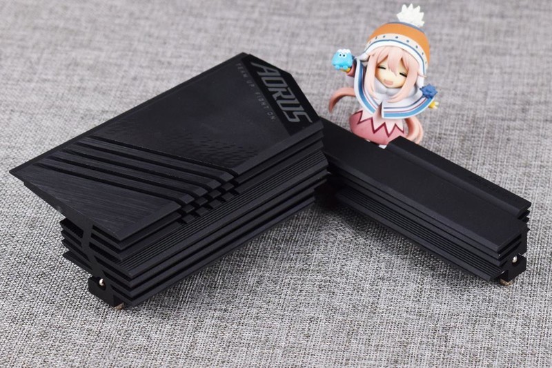 技嘉Z790 AORUS ELITE AX主板开箱拆解评测：玩的就是堆料