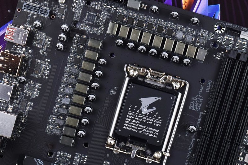 技嘉Z790 AORUS ELITE AX主板开箱拆解评测：玩的就是堆料