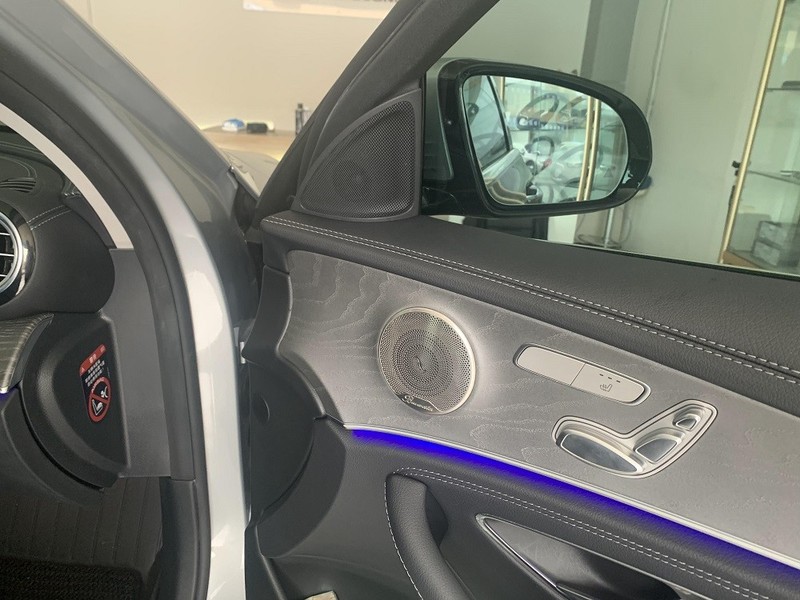 23款奔驰GLE350升级小柏林音响13个扬声器 提升音质