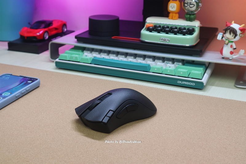 手感超好的无线鼠标，唯一缺憾是无灯，雷蛇炼狱蝰蛇V2 X极速版上手体验