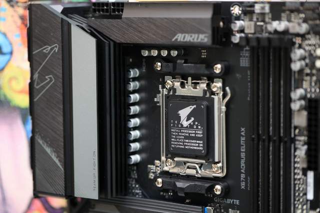 游戏性能飙升，全新座驾R5 7600X+技嘉小雕X670 AORUS ELITE AX评测体验