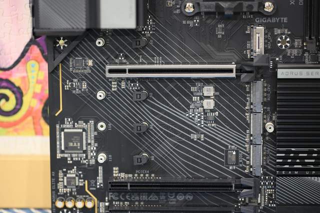 游戏性能飙升，全新座驾R5 7600X+技嘉小雕X670 AORUS ELITE AX评测体验