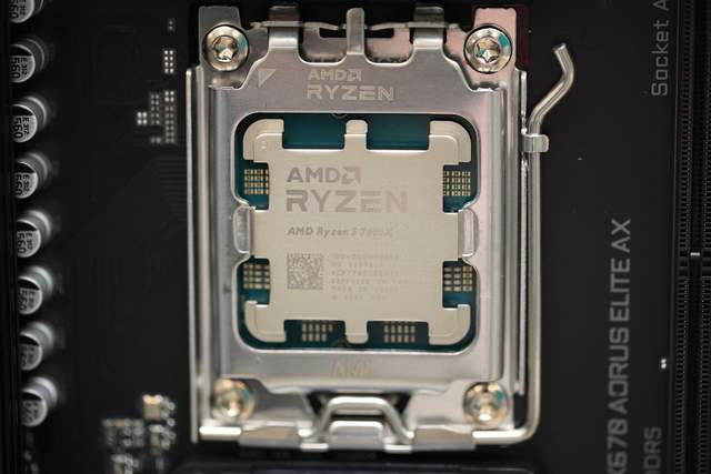 游戏性能飙升，全新座驾R5 7600X+技嘉小雕X670 AORUS ELITE AX评测体验